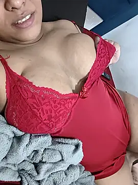 Snapshot of Donnababy chatting on May 8, 2026, 10:48 pm Donnababy online show from May 8, 2026, 10:48 pm