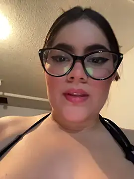 Snapshot of Valenhill@xh chatting on July 16, 2026, 5:57 am Valenhillxh online show from July 16, 2026, 5:57 am