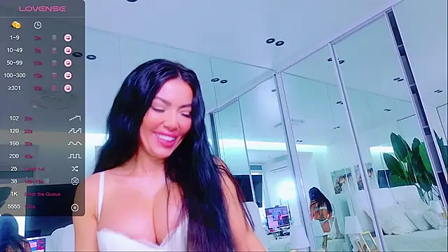 Snapshot of wowEva chatting on February 8, 2025, 11:33 am wowEva online show from February 8, 2025, 11:33 am