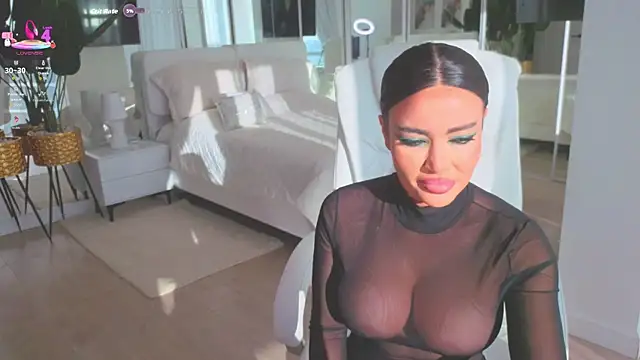 Snapshot of wowEva chatting on November 16, 2025, 9:26 am wowEva online show from November 16, 2025, 9:26 am