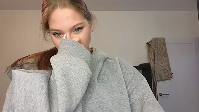 MiaKeler online show from February 18, 2025, 5:53 pm