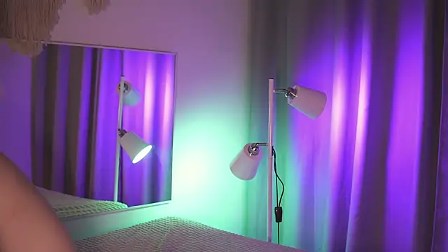 MiaKeler online show from March 22, 2025, 4:58 pm