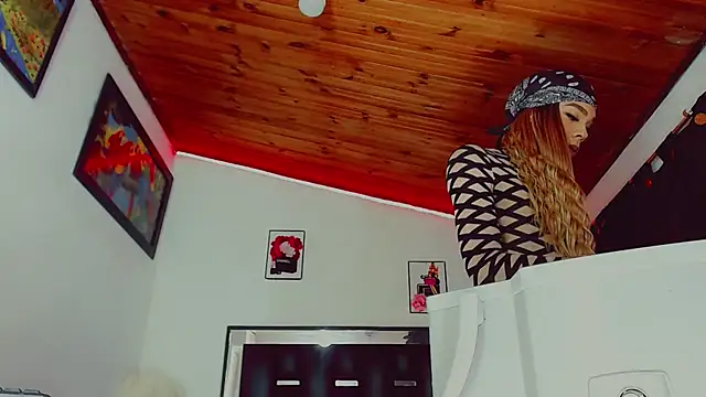 Snapshot of candy_kendall chatting on December 8, 2024, 2:49 am candy kendall online show from December 8, 2024, 2:49 am