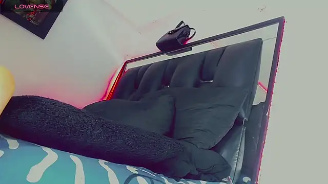 candy kendall online show from April 23, 2026, 8:13 am