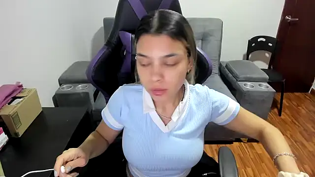 LuisaReyes 2911 online show from January 13, 2025, 3:01 am