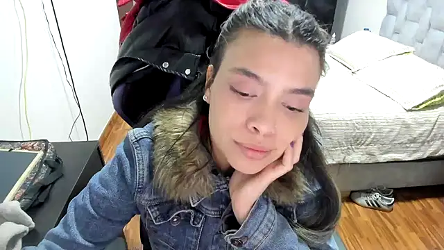 LuisaReyes 2911 online show from January 18, 2026, 2:48 am