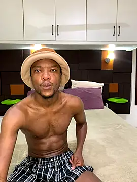 iCrushYenu online show from November 2, 2025, 11:07 pm