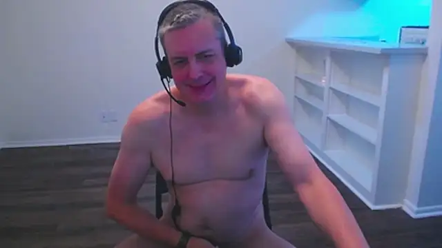 JulioMaximus online show from November 29, 2025, 8:34 pm