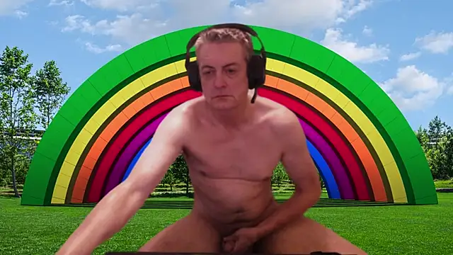 JulioMaximus online show from April 21, 2026, 9:37 am