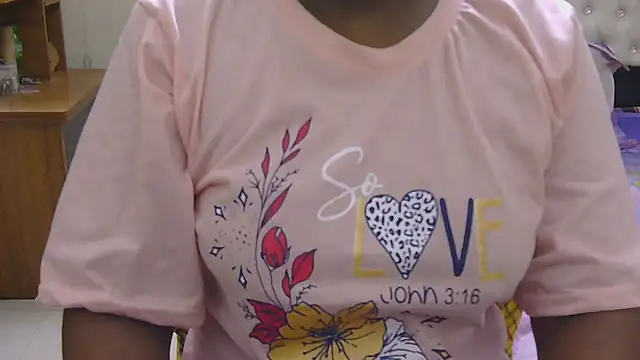 Snapshot of esita_1212 chatting on April 26, 2026, 2:15 pm esita 1212 online show from April 26, 2026, 2:15 pm