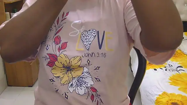 Snapshot of esita_1212 chatting on May 21, 2026, 4:47 pm esita 1212 online show from May 21, 2026, 4:47 pm