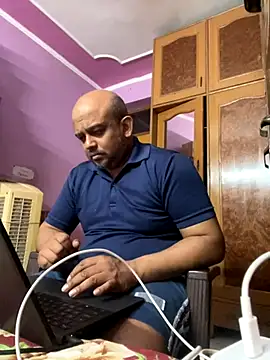 Dick 6inches online show from November 1, 2025, 8:22 pm