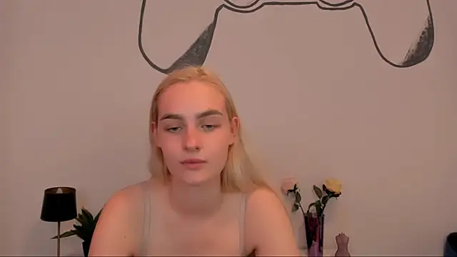 OliviaKisss online show from September 12, 2025, 7:25 pm