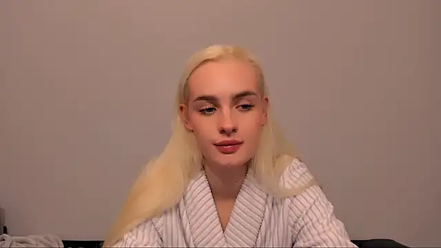 Snapshot of OliviaKisss chatting on March 16, 2026, 8:02 pm OliviaKisss online show from March 16, 2026, 8:02 pm