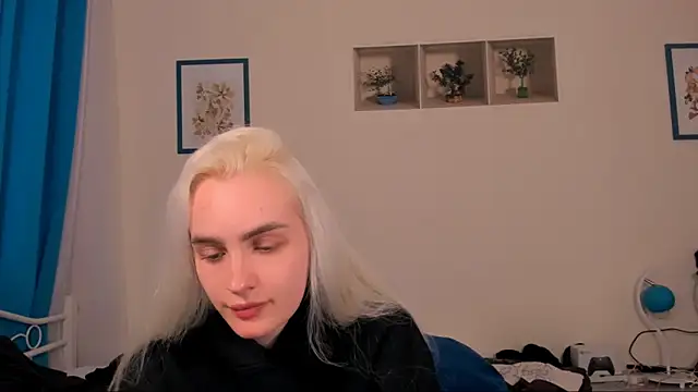 Snapshot of OliviaKisss chatting on May 19, 2026, 5:30 pm OliviaKisss online show from May 19, 2026, 5:30 pm