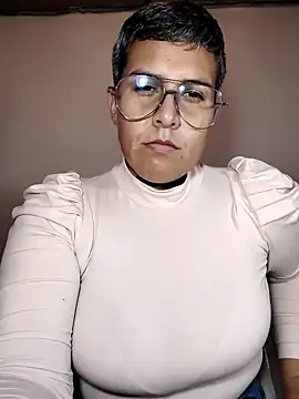 Yessi rousse online show from January 14, 2026, 9:52 pm