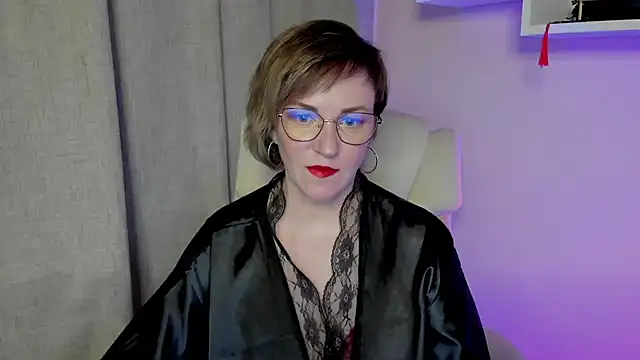 Snapshot of feliziaDesire chatting on May 11, 2026, 11:05 am feliziaDesire online show from May 11, 2026, 11:05 am