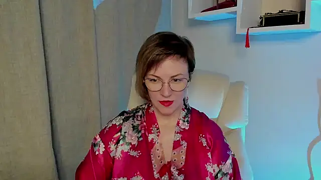 Snapshot of feliziaDesire chatting on May 16, 2026, 7:05 am feliziaDesire online show from May 16, 2026, 7:05 am