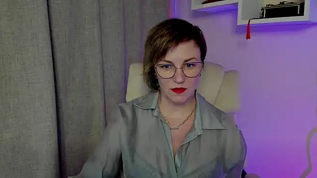 Snapshot of feliziaDesire chatting on May 19, 2026, 12:44 pm feliziaDesire online show from May 19, 2026, 12:44 pm