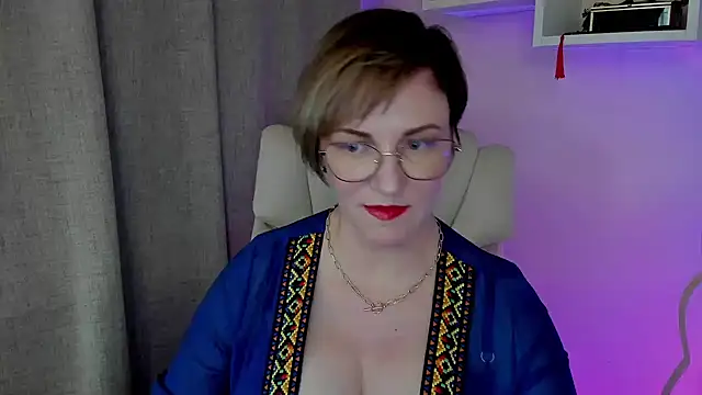 Snapshot of feliziaDesire chatting on June 1, 2026, 11:23 am feliziaDesire online show from June 1, 2026, 11:23 am