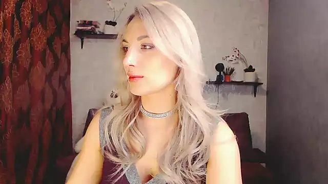 Snapshot of MillaXQueen chatting on February 14, 2025, 11:31 am MillaXQueen online show from February 14, 2025, 11:31 am