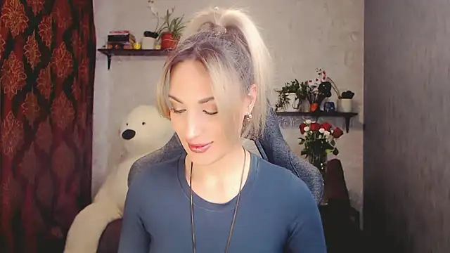 Snapshot of MillaXQueen chatting on March 10, 2025, 9:53 am MillaXQueen online show from March 10, 2025, 9:53 am