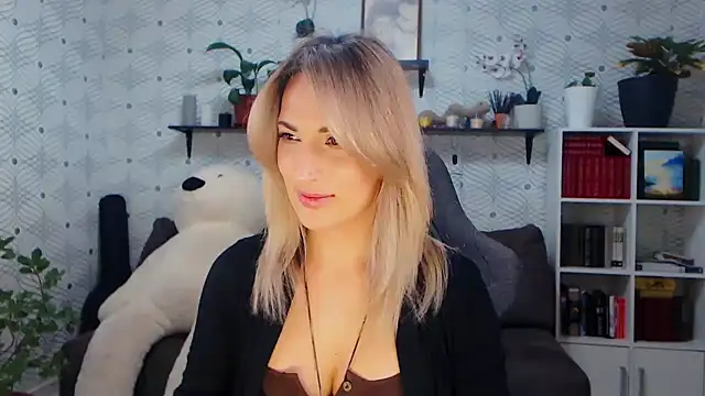 MillaXQueen online show from February 7, 2026, 3:16 pm