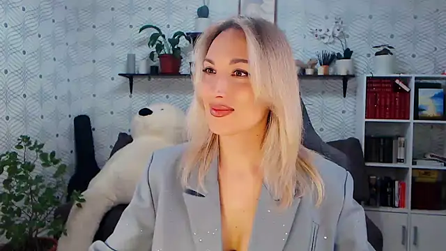 MillaXQueen online show from March 25, 2026, 3:07 pm