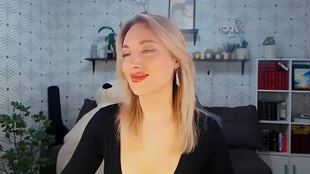 MillaXQueen online show from April 20, 2026, 3:04 pm