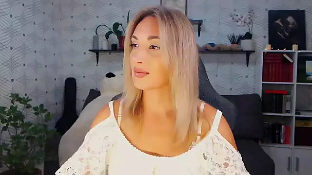 MillaXQueen online show from July 30, 2026, 3:22 pm