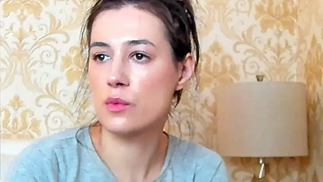 JuliaHunts online show from April 3, 2026, 3:59 am