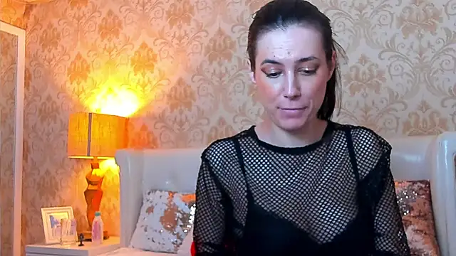 JuliaHunts online show from June 10, 2026, 10:47 am