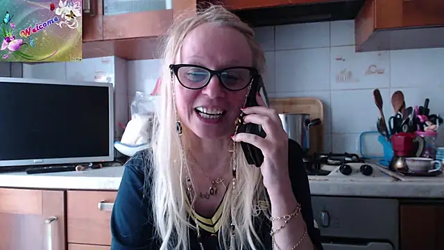 martachatte online show from September 22, 2025, 7:10 am