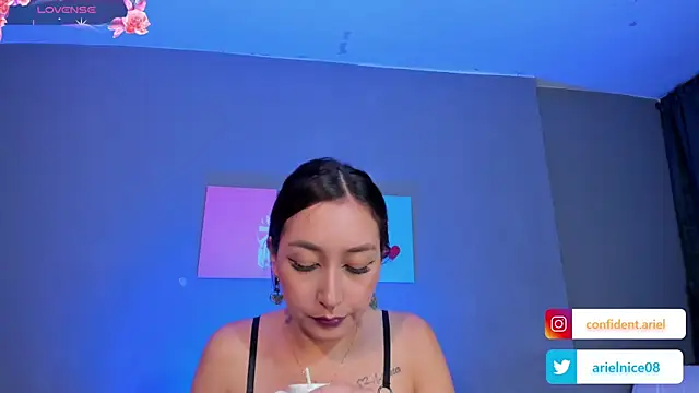 ariel35 online show from February 14, 2025, 1:23 am