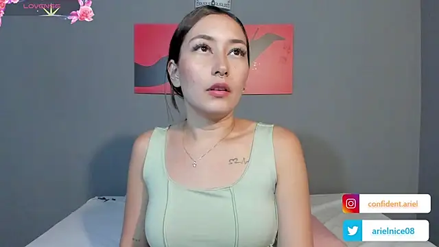 ariel35 online show from March 13, 2025, 10:10 pm