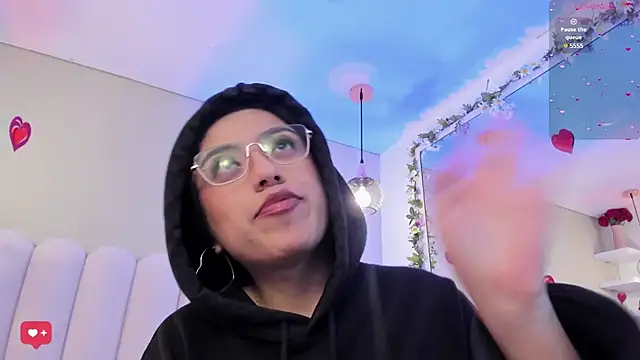 Rebeca jones online show from February 26, 2025, 1:19 pm