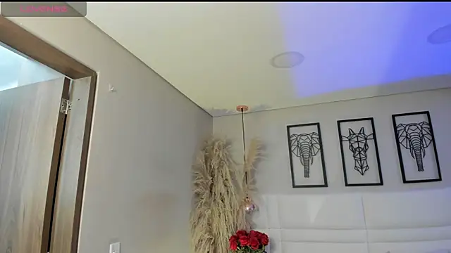 Rebeca jones online show from October 22, 2025, 12:27 pm