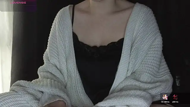 Mia G0ld online show from February 9, 2026, 3:27 pm