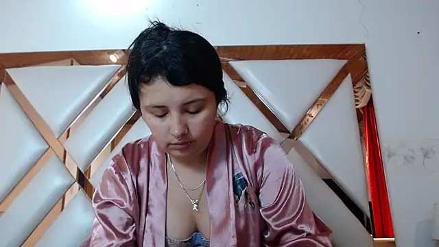 nathaly low1 online show from February 11, 2026, 12:54 pm