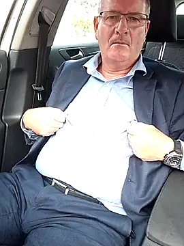 stiffandlubedxh online show from March 2, 2025, 9:43 pm