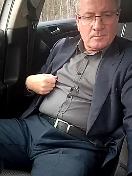 stiffandlubedxh online show from September 21, 2025, 10:11 pm