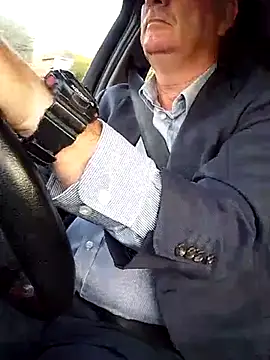 stiffandlubedxh online show from February 10, 2026, 8:13 pm