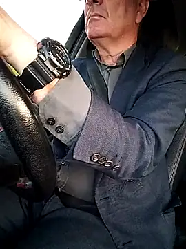 stiffandlubedxh online show from March 29, 2026, 8:42 pm