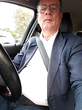 stiffandlubedxh online show from April 7, 2026, 9:26 pm