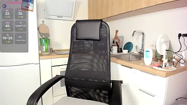 Snapshot of DannaEvan chatting on November 1, 2025, 3:03 pm DannaEvan online show from November 1, 2025, 3:03 pm