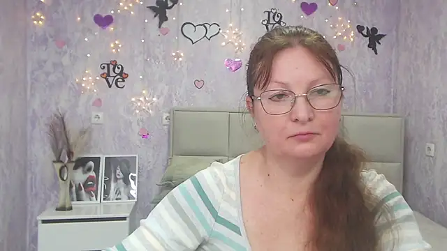 VanessaHotts online show from March 5, 2025, 9:05 am