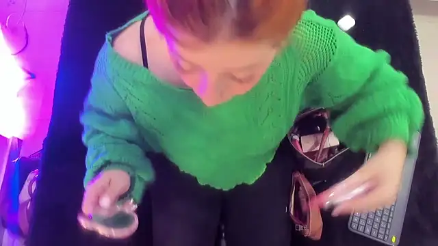 JulietaAlves online show from November 27, 2025, 11:01 am