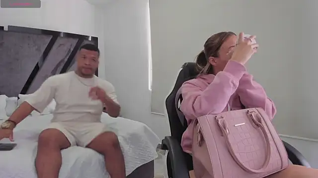 AnnieAndStefan online show from December 15, 2025, 2:10 pm