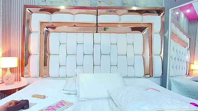 naughty ebonyy online show from February 12, 2025, 6:08 am