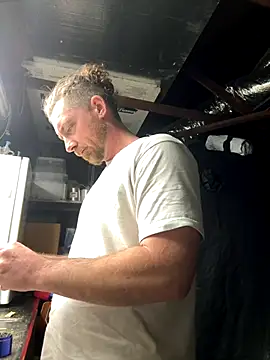 mandjpuff2 online show from December 8, 2024, 5:50 am